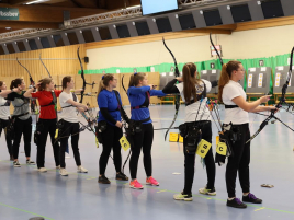 Recurve Juniorinnen bei der Bayerischen Meisterschaft Halle