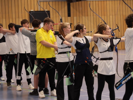 Recurve Juniorinnen bei der Bayerischen Meisterschaft Halle
