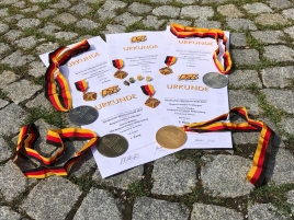 Urkunden-Medaillen-DM-Feld-2017
