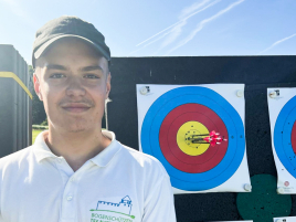 Simon Moritz hat alle Pfeile in der 10 bei der Bezirksmeisterschaft im Freien