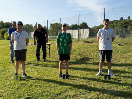 Siegerehrung Schüler B männlich bei der Bezirksmeisterschaft im Freien